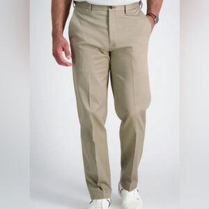 Haggar NWT Haggar Classic Fit Premium No Iron Khaki, Expandable Waist, 32W X 32L